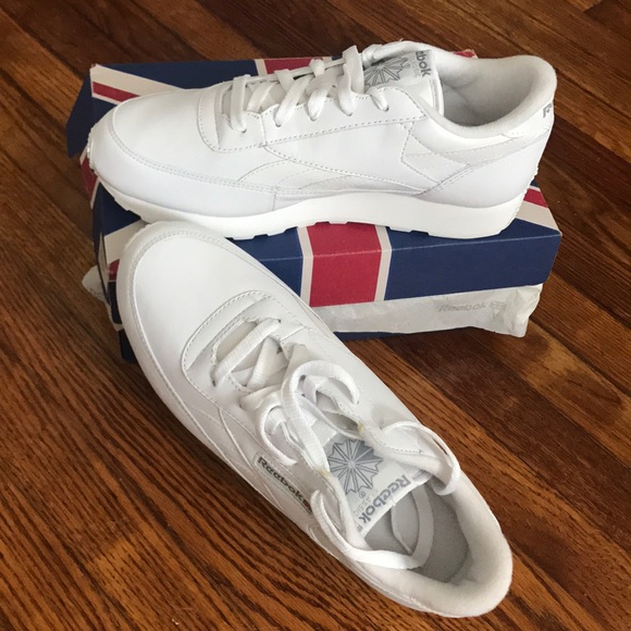 Classic white reebok shoes, brand new in the box!! - Picture 2 of 7